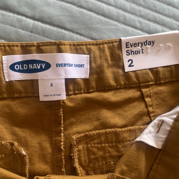 Old Navy Every Day Short - Picture 4 of 4